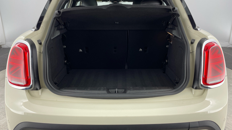 MINI Hatchback 1.5 Cooper Exclusive 5dr Auto Petrol Hatchback